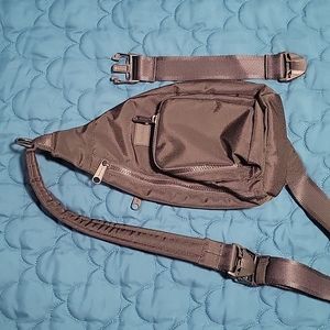 Vera Bradley Women's Lighten Up Reactive Mini Sling Backpack